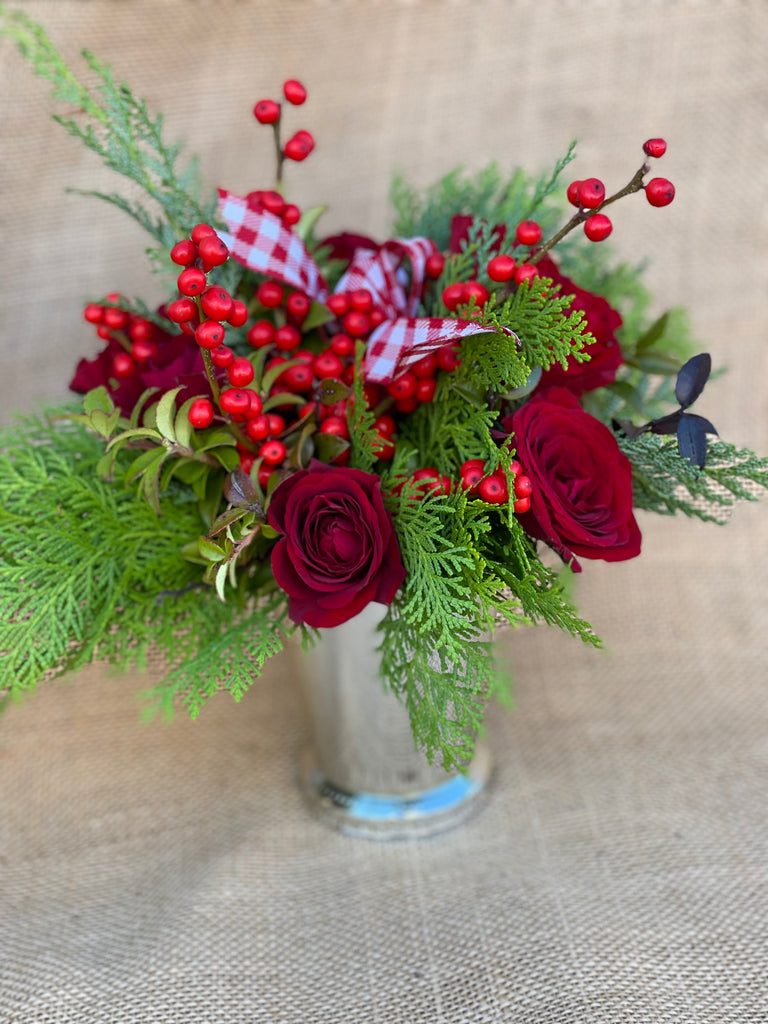 https://www.topiaireflowers.com/cdn/shop/files/christmas2_1024x1024.jpg?v=1701280245